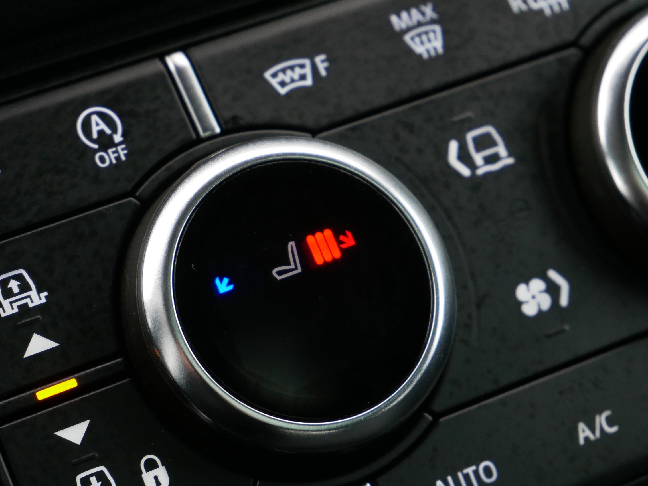 Used 2020 Land Rover Defender 110 SE image 29