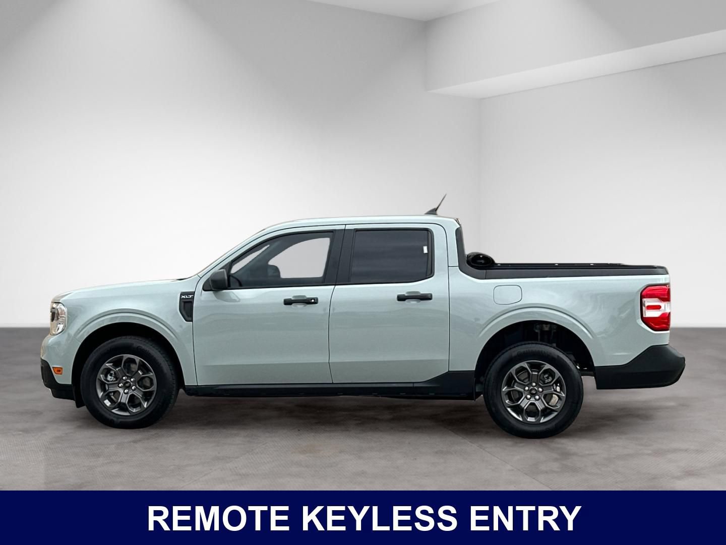 Used 2024 Ford Maverick XLT FWD image 3