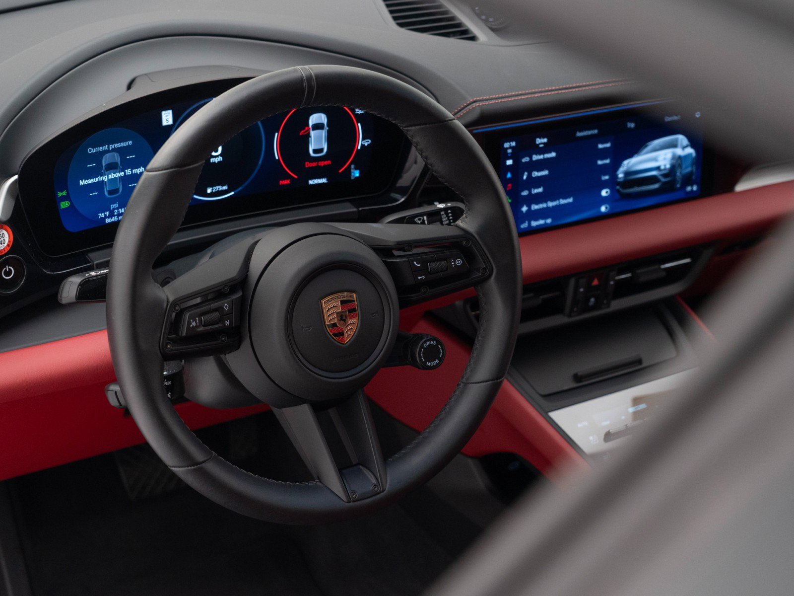 Certified 2025 Porsche Macan Electric image 20