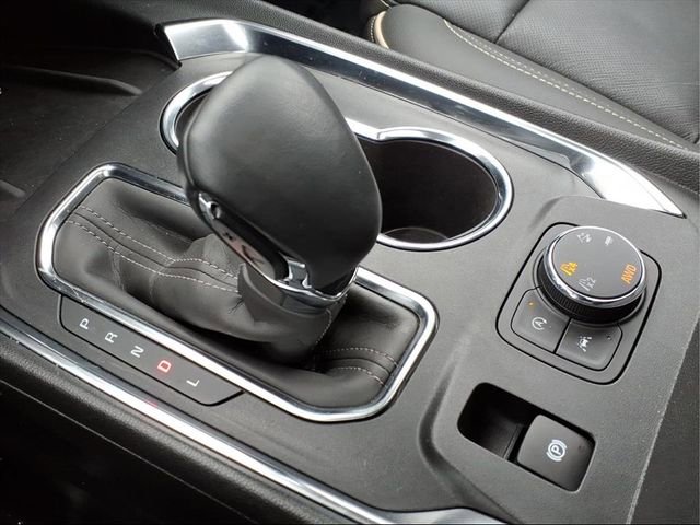 Used 2023 Chevrolet Traverse Premier w/ Redline Edition image 23