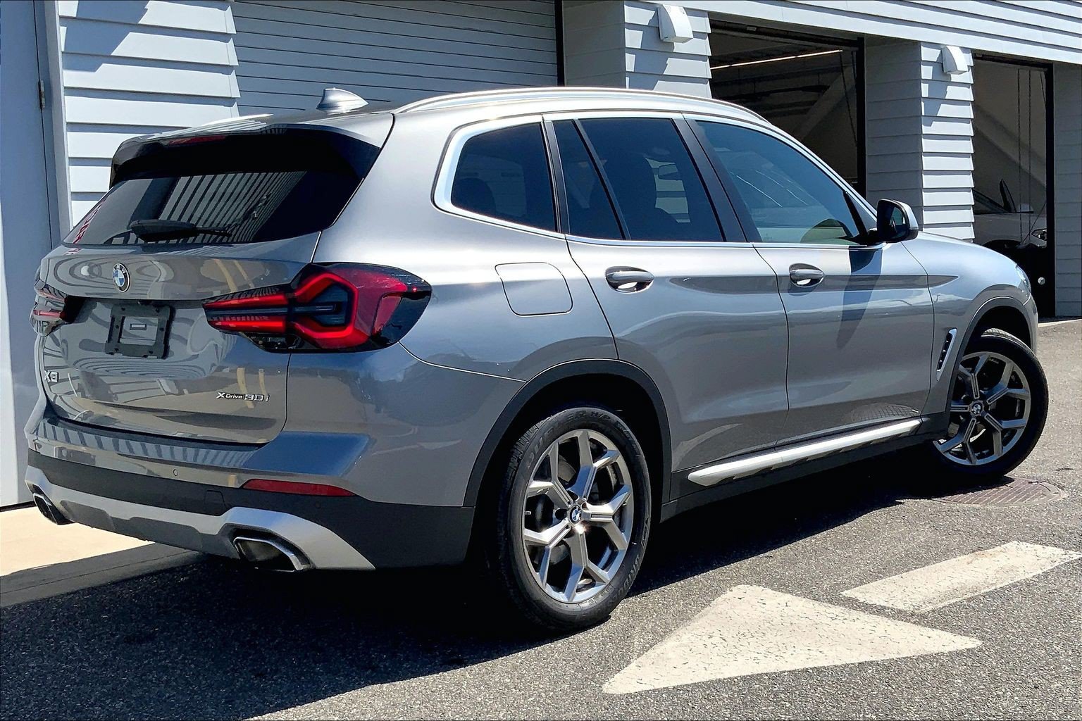 Used 2023 BMW X3 xDrive30i w/ Premium Package AWD/4WD image 7