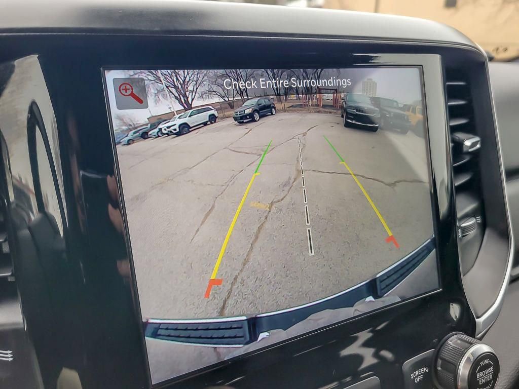 Used 2022 RAM 1500 Big Horn AWD/4WD image 16