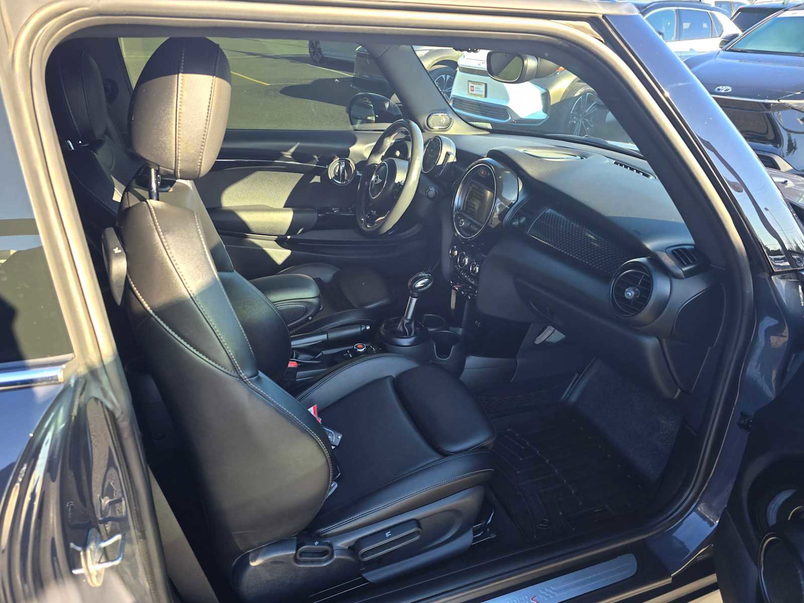 Used 2018 MINI Cooper S image 11