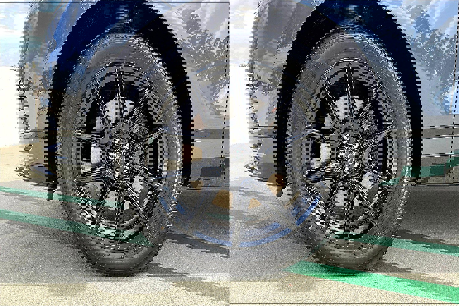 New 2026 Land Rover Range Rover Velar Dynamic SE image 12