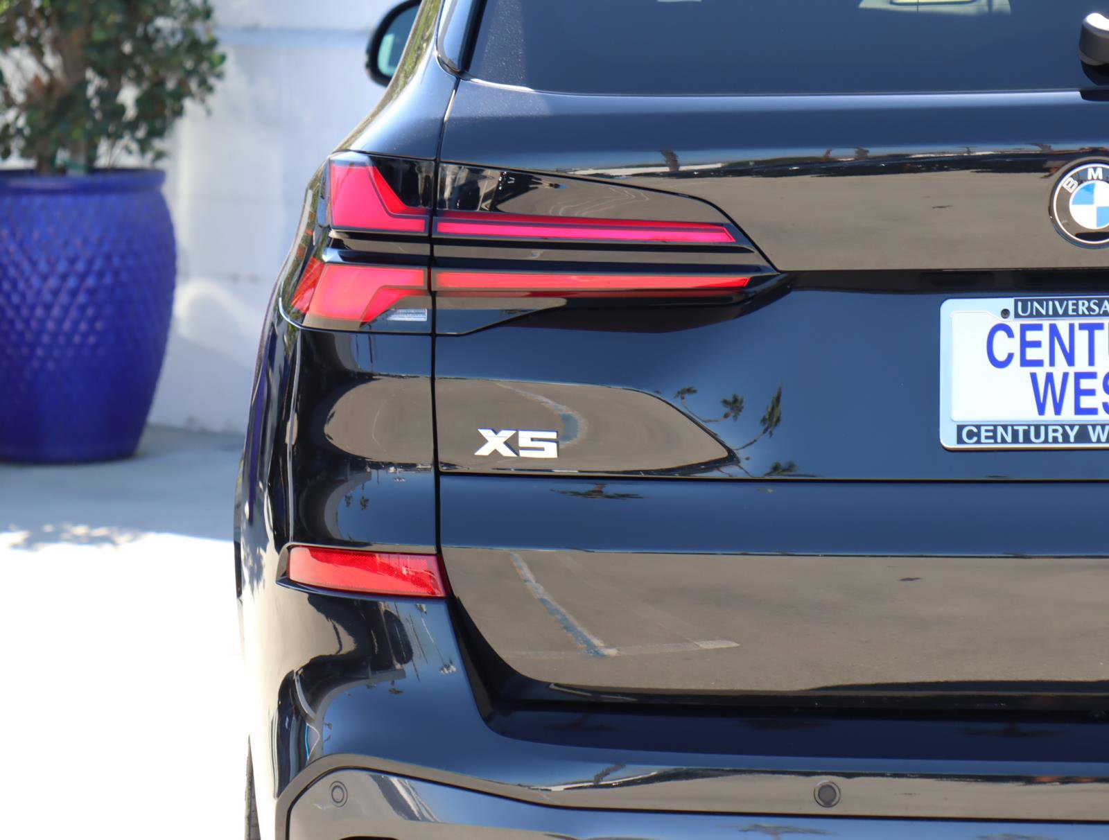 Used 2026 BMW X5 M60i w/ Executive Package image 6