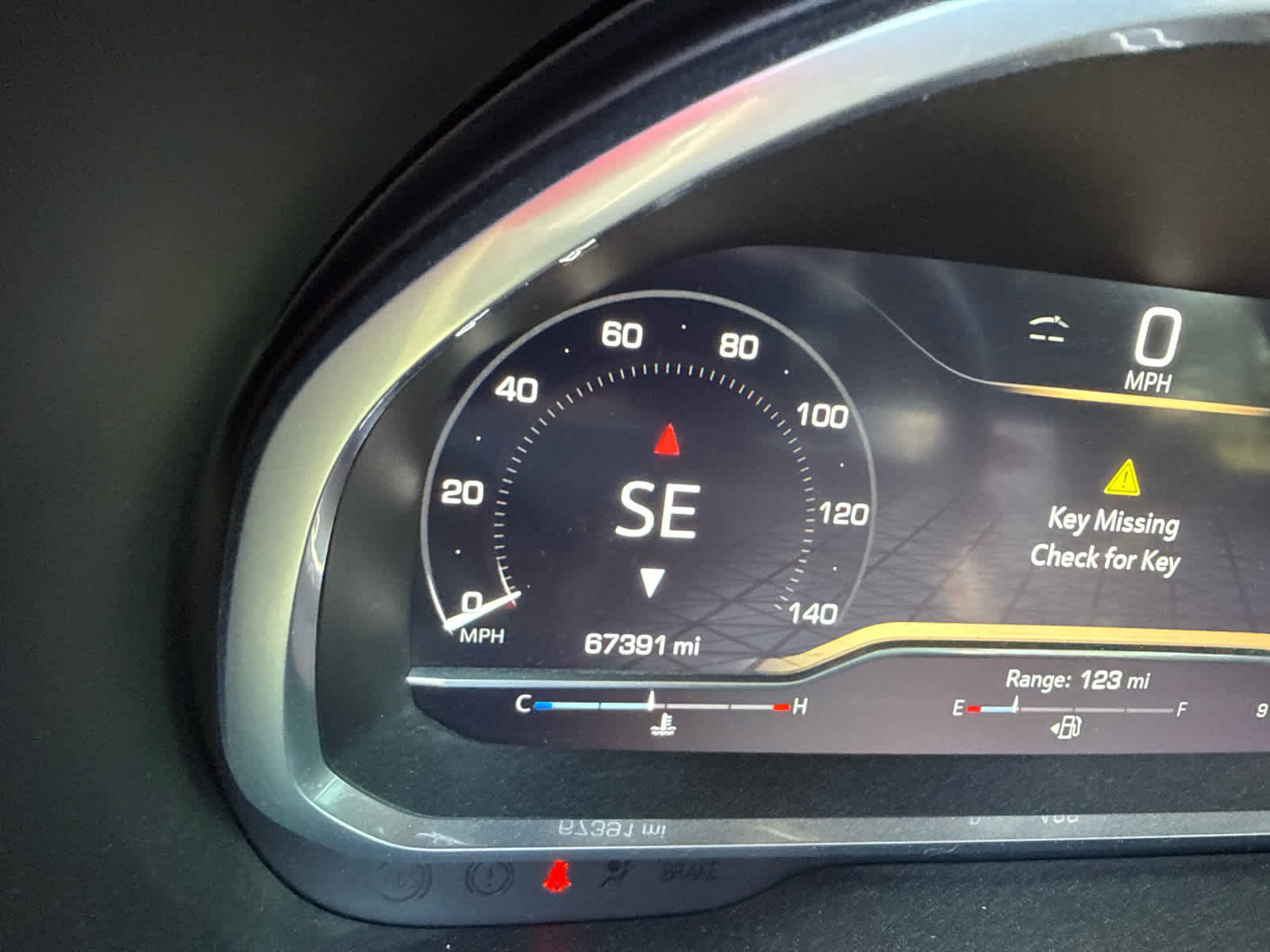 Used 2023 GMC Yukon SLT w/ SLT Premium Package image 16