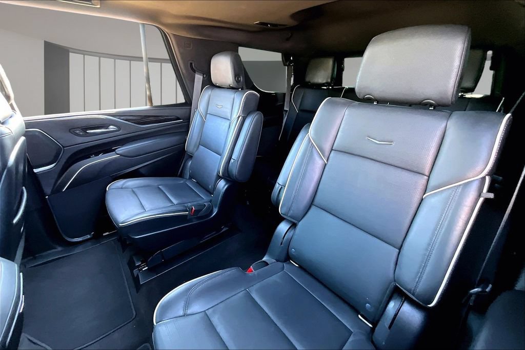 Used 2022 Cadillac Escalade Sport w/ Touring Package AWD/4WD image 28