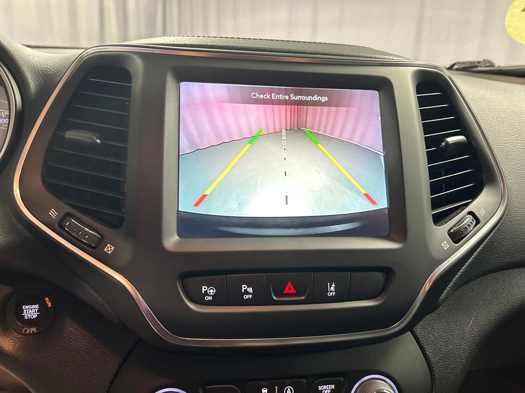Used 2023 Jeep Cherokee Altitude Lux w/ Mopar Interior Package AWD/4WD image 18