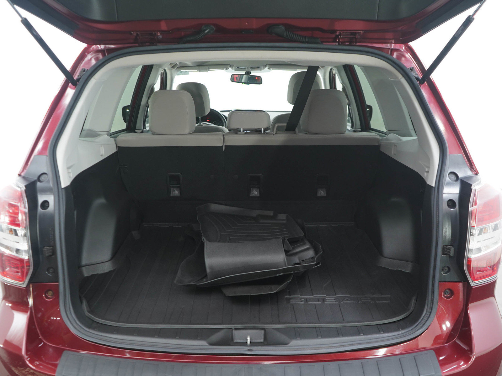 Used 2014 Subaru Forester 2.5i Premium w/ All-Weather Package AWD/4WD image 16
