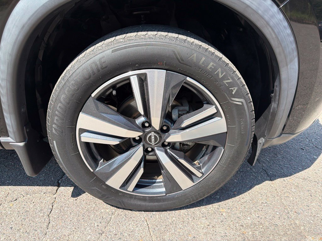 Used 2023 Nissan Rogue SL FWD image 9
