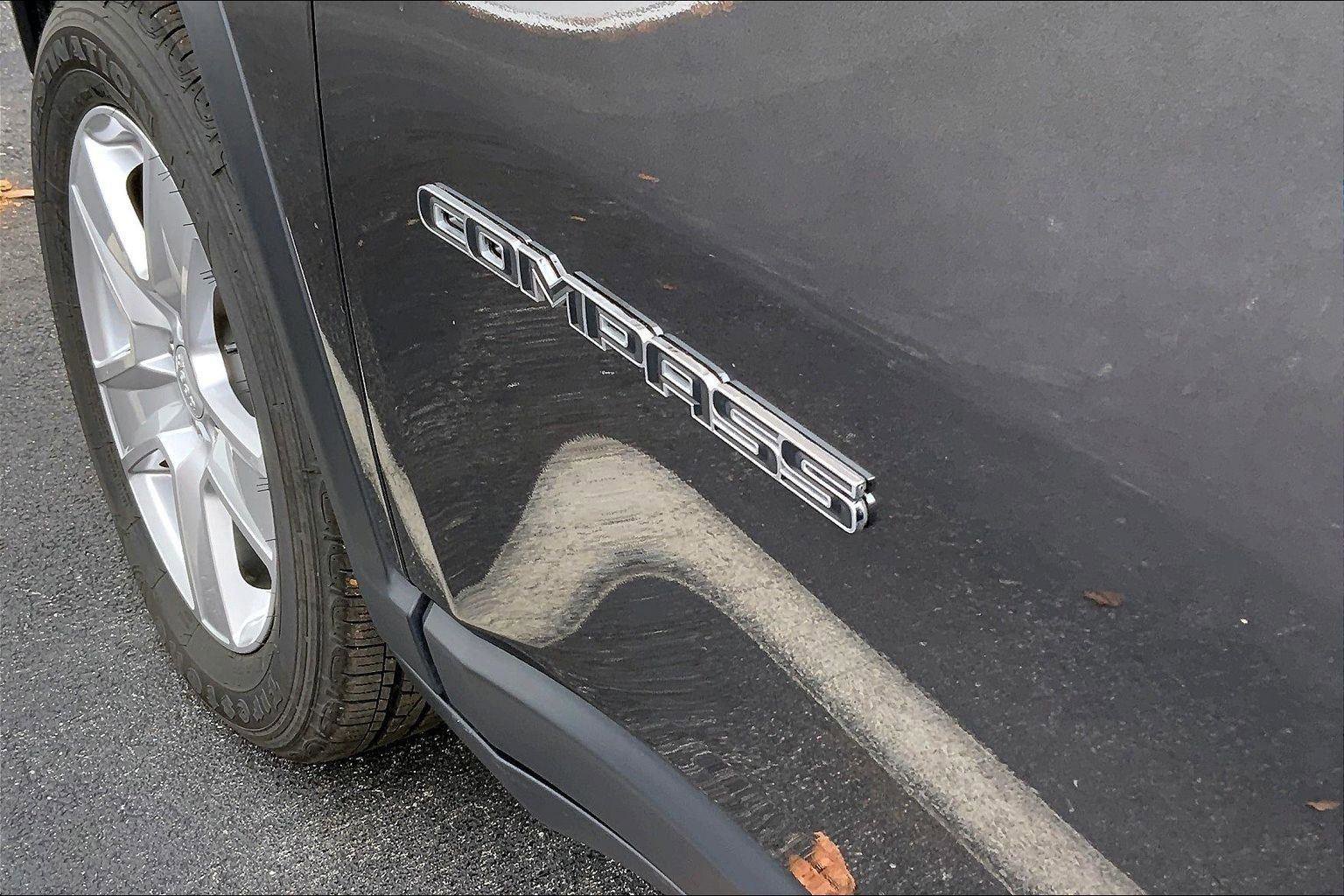 Used 2022 Jeep Compass Latitude image 30