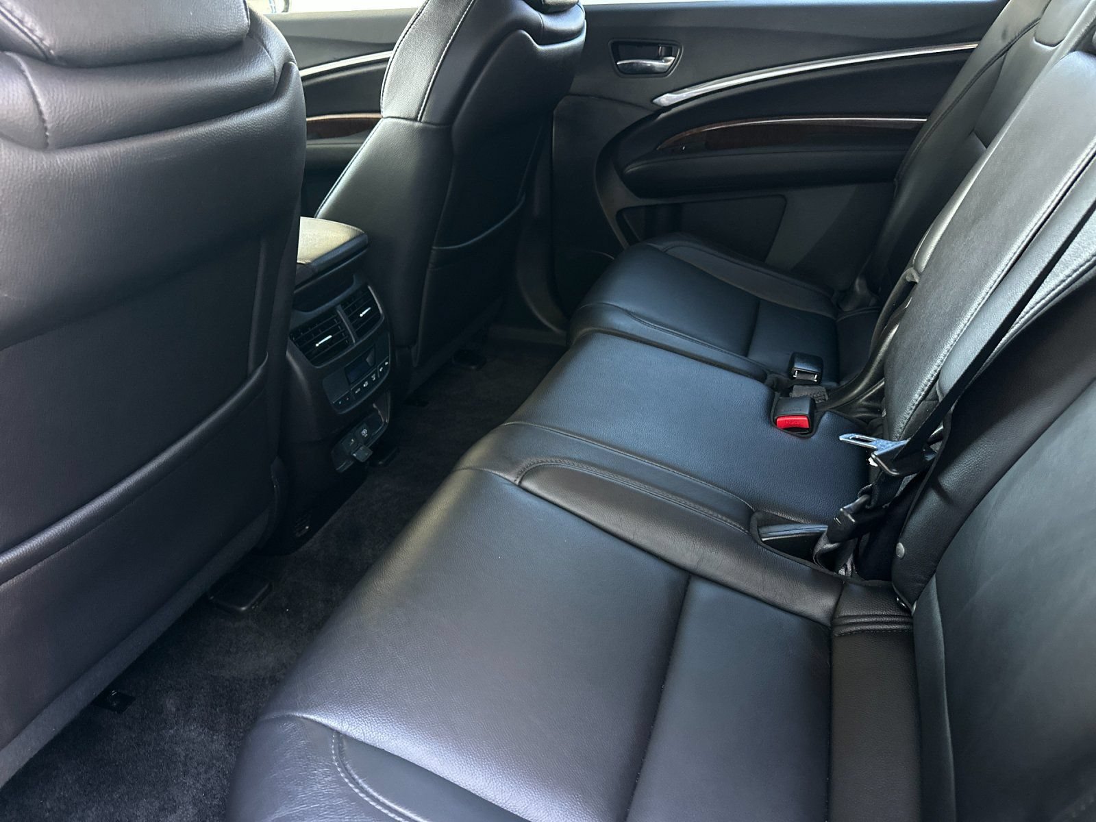 Used 2018 Acura MDX FWD image 11