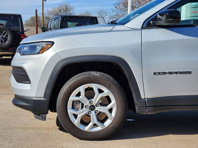 Used 2025 Jeep Compass Sport image 9