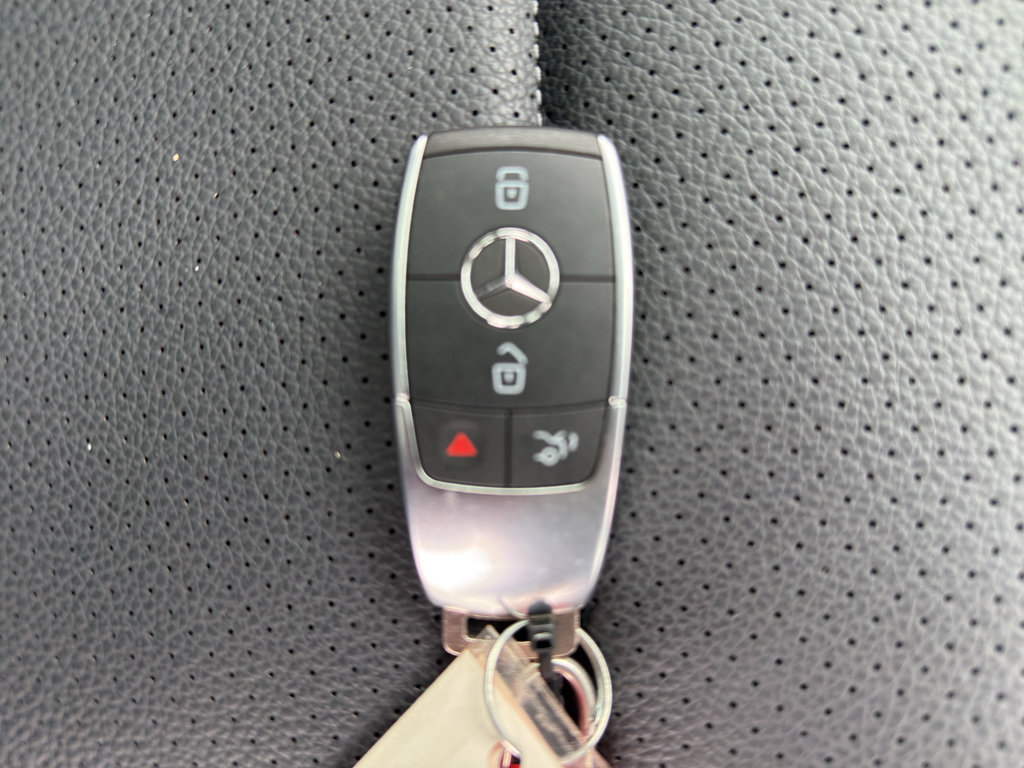 Used 2021 Mercedes-Benz C 300 4MATIC Sedan image 31