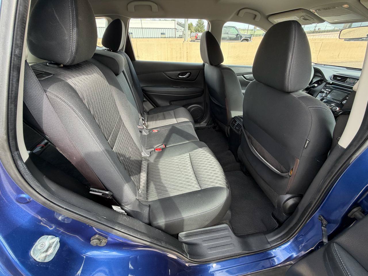 Used 2017 Nissan Rogue S AWD/4WD image 11