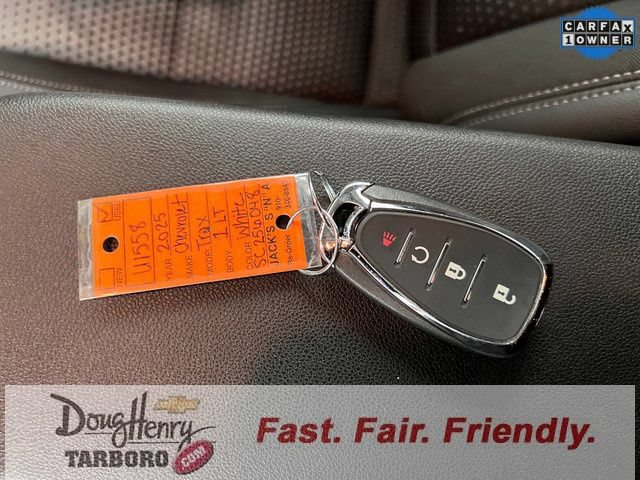 Used 2025 Chevrolet Trax LT FWD image 52