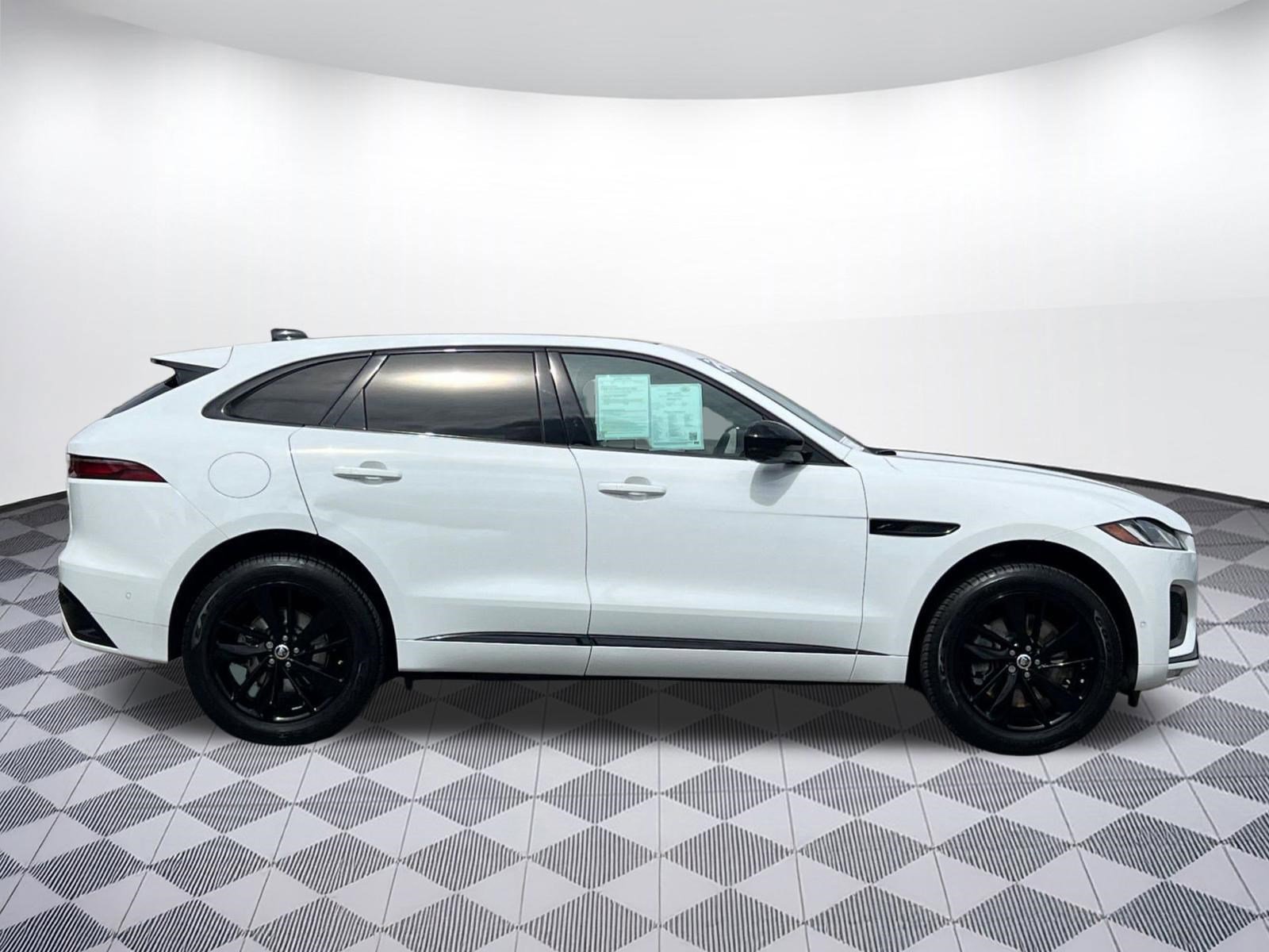 Used 2026 Jaguar F-PACE R-Dynamic S AWD/4WD image 7