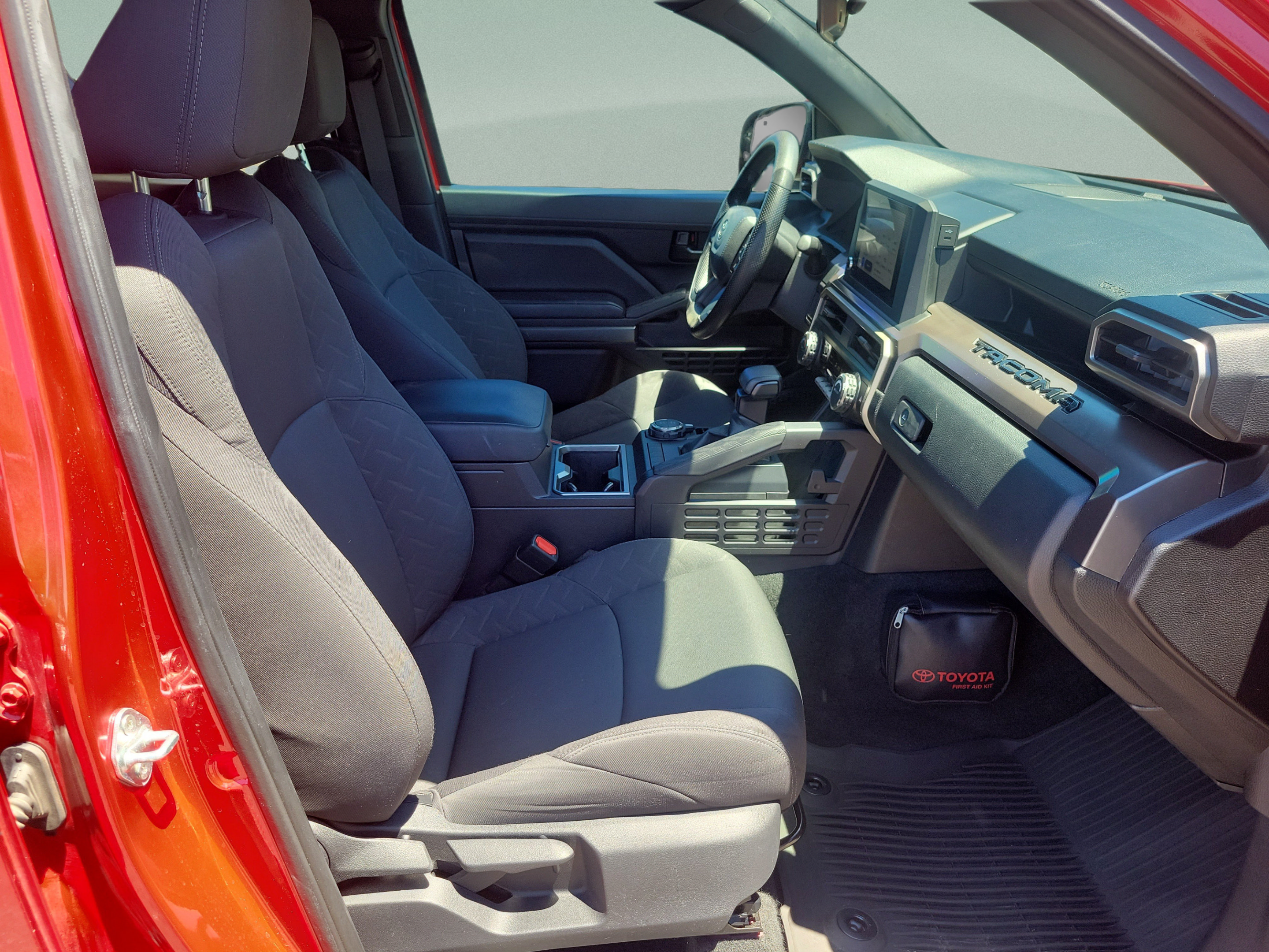 Used 2024 Toyota Tacoma SR5 AWD/4WD image 17