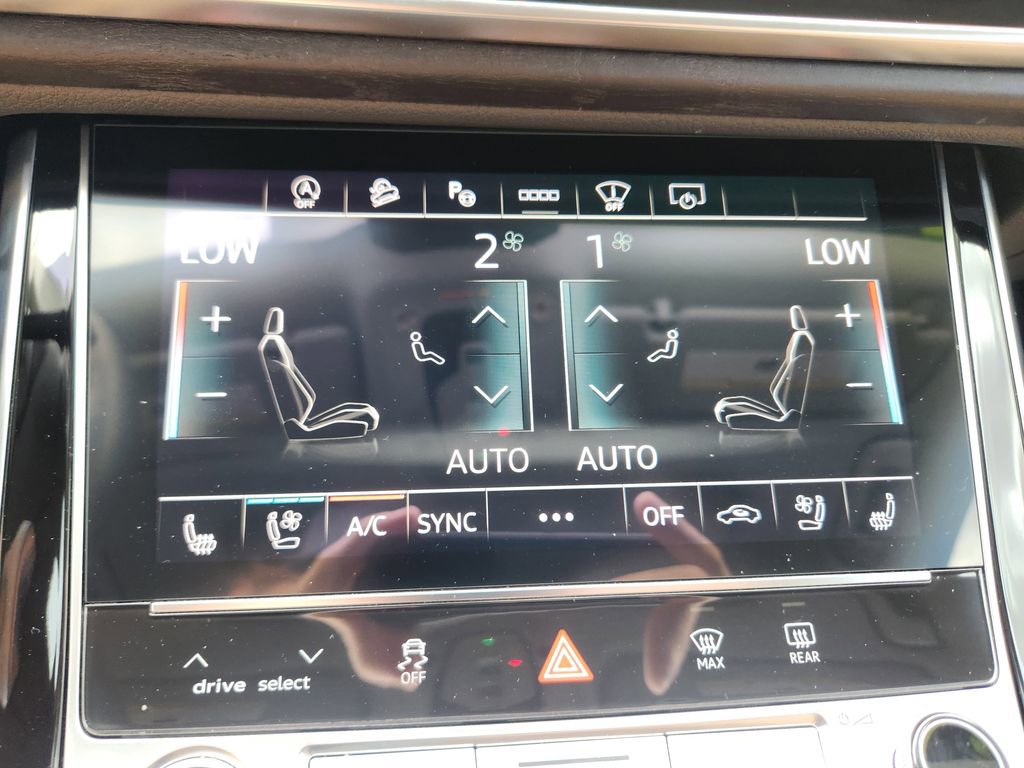 Used 2025 Audi Q8 Prestige w/ Prestige Package AWD/4WD image 24