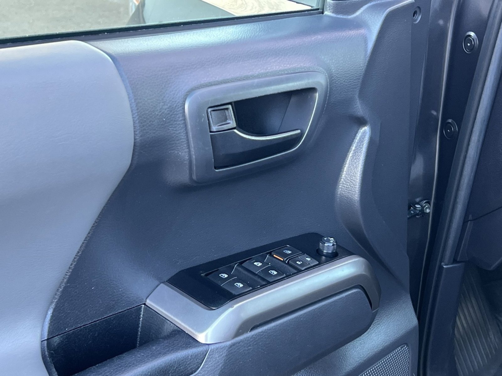 Used 2022 Toyota Tacoma SR5 image 14