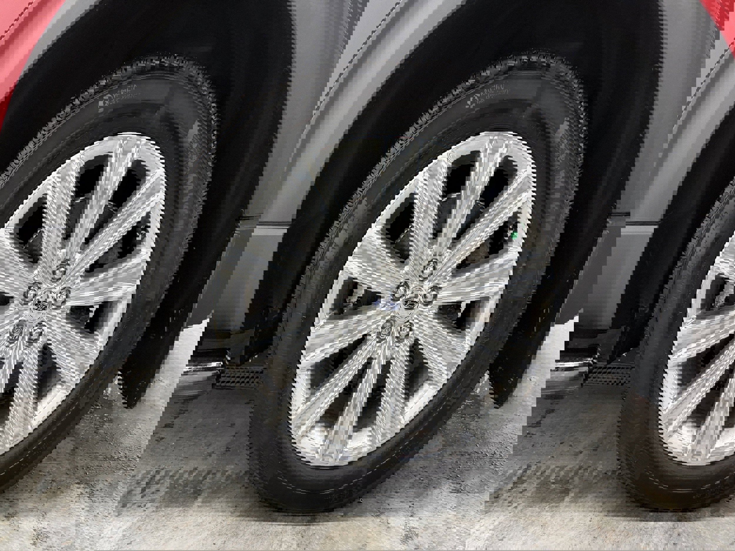 Used 2021 Ford Explorer Limited w/ Class III Trailer Tow Package image 28