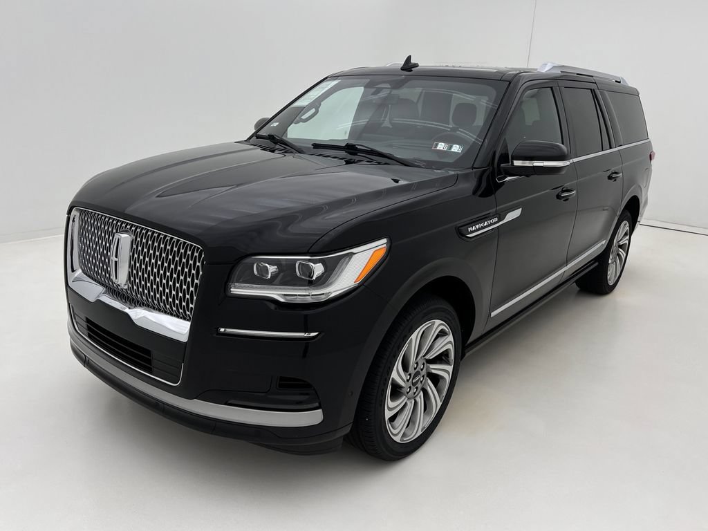 Used 2022 Lincoln Navigator L Reserve AWD/4WD image 4