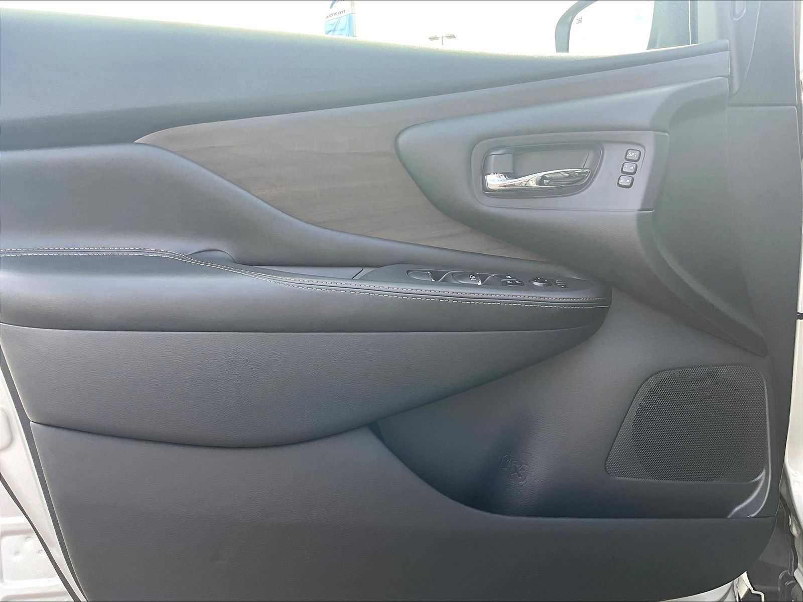 Used 2024 Nissan Murano Platinum w/ Cargo Package FWD image 26
