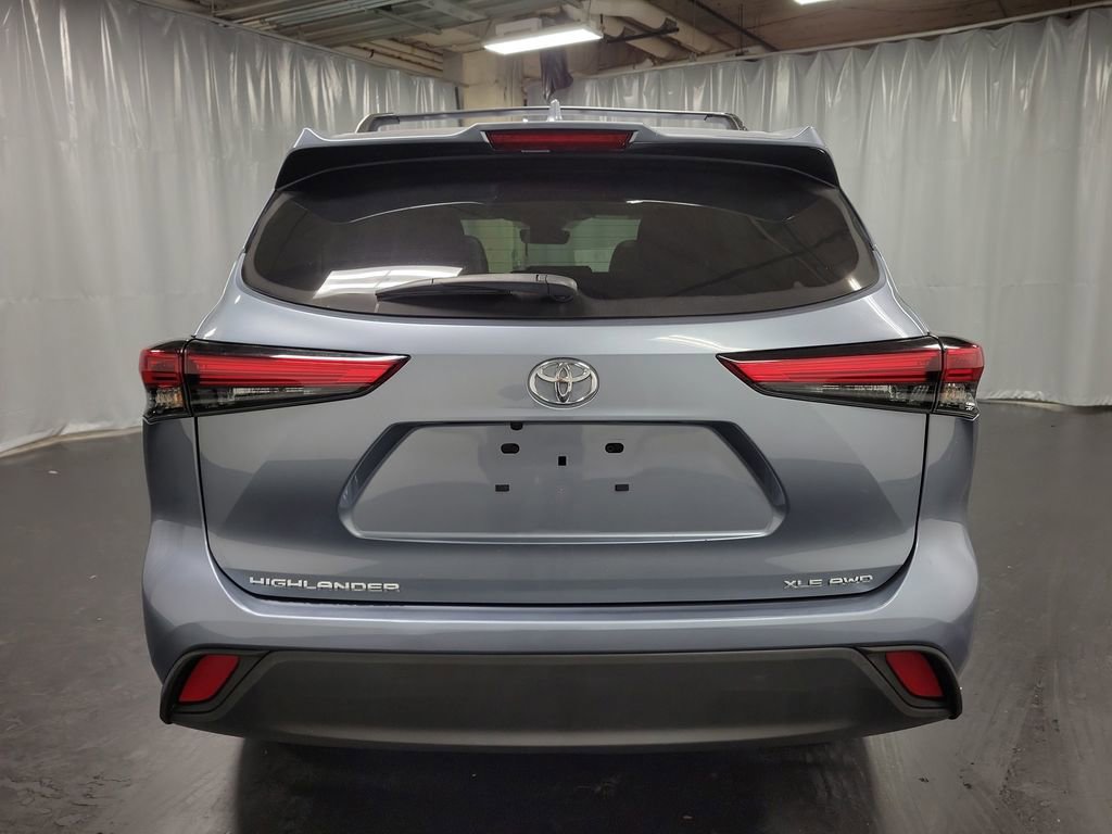 Used 2022 Toyota Highlander XLE image 7
