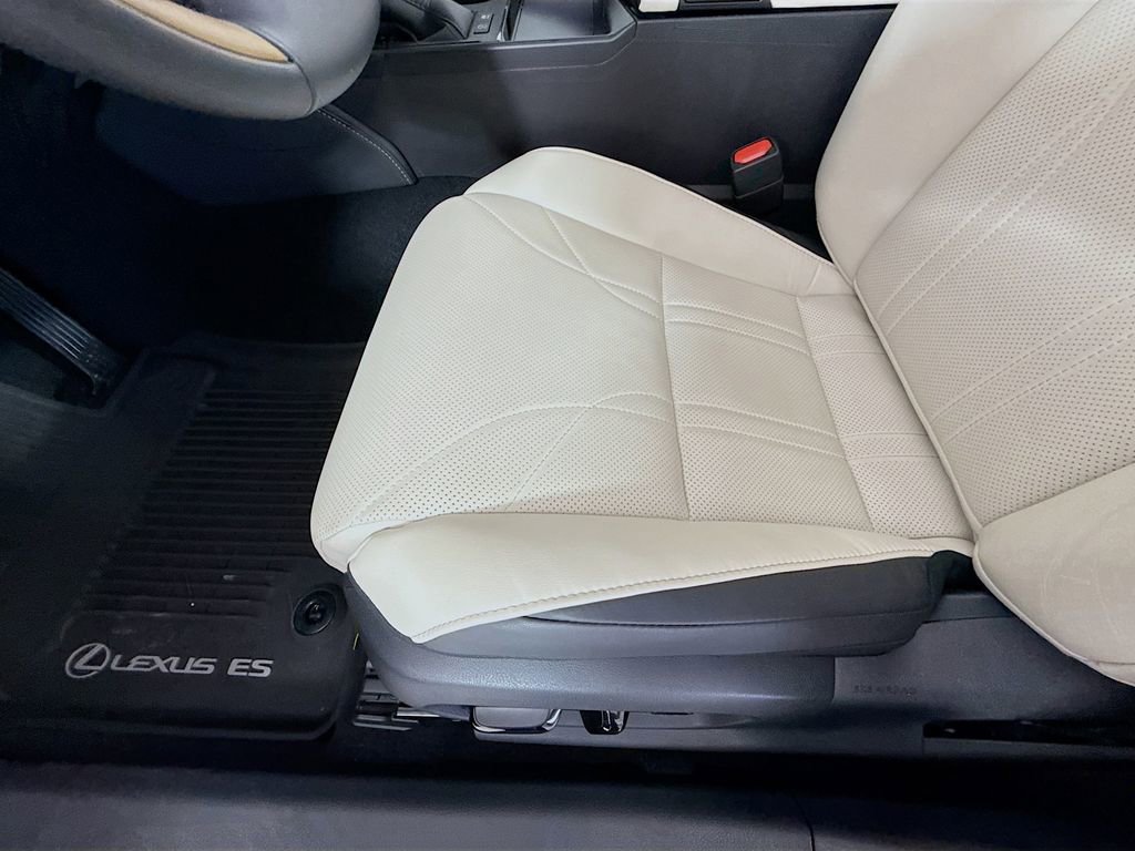 Certified 2025 Lexus ES 300h Ultra Luxury FWD image 19