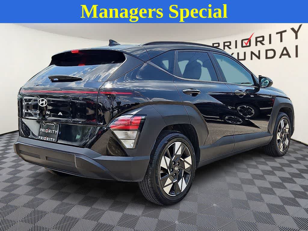 Used 2024 Hyundai Kona SEL FWD image 4