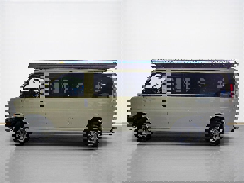 Used 2009 Chevrolet Express 3500 LS w/ LT Preferred Equipment Group image 7