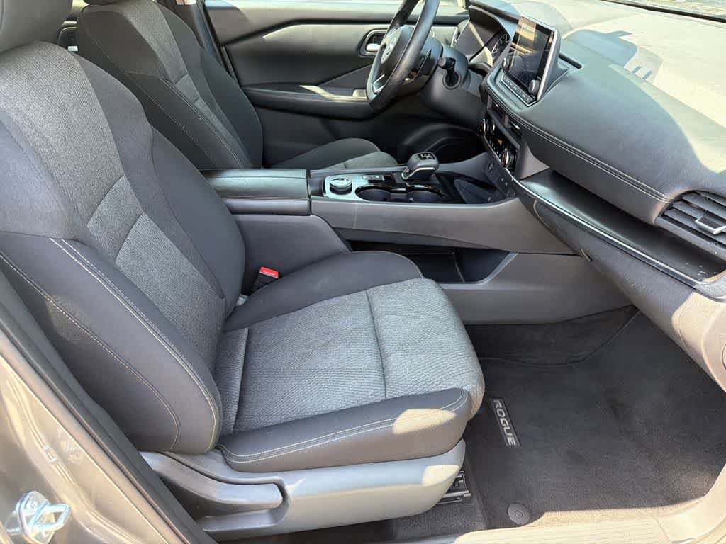 Used 2024 Nissan Rogue SV AWD/4WD image 12