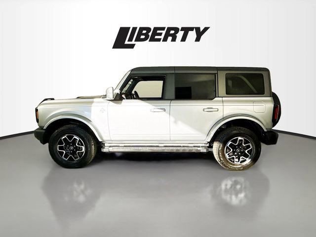 Used 2023 Ford Bronco Outer Banks image 4