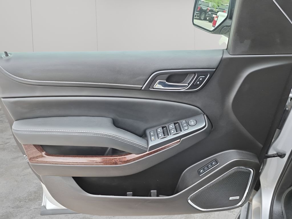 Used 2017 GMC Yukon XL SLT w/ Open Road Package image 28
