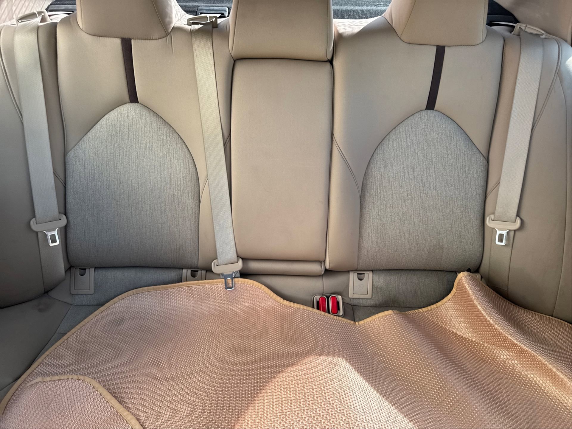 Used 2018 Toyota Camry LE image 20