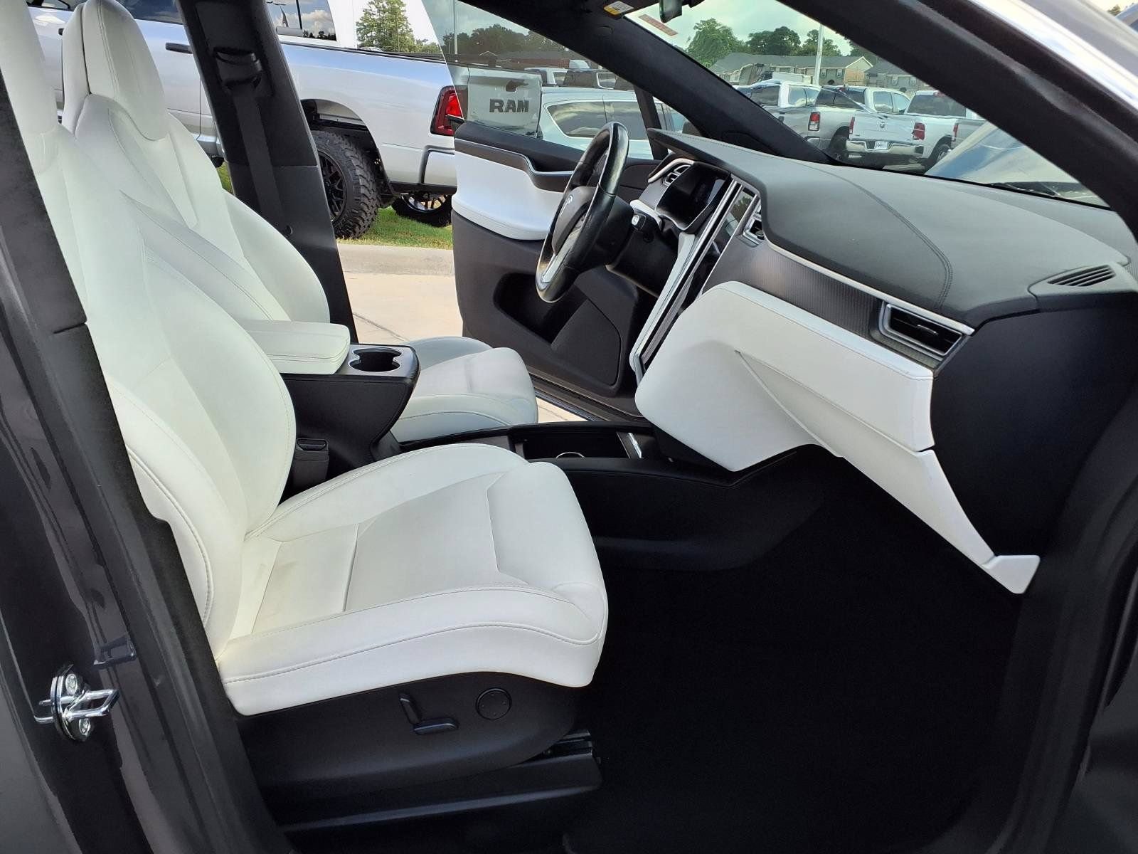 Used 2018 Tesla Model X 75D AWD/4WD image 23