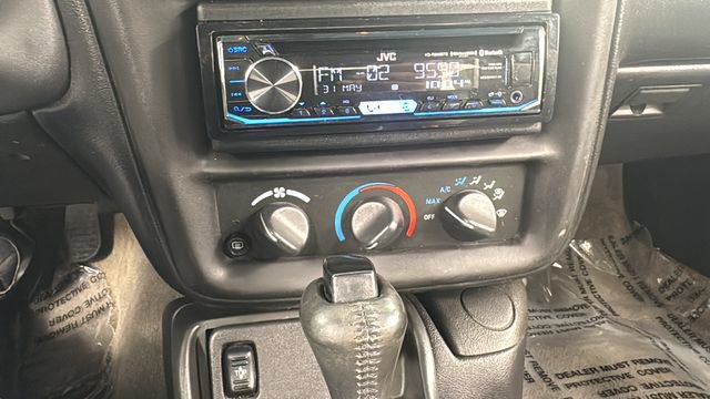 Used 2002 Chevrolet Camaro Base image 23