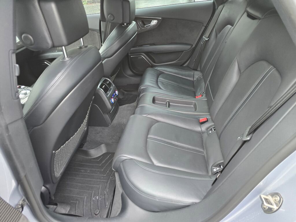 Used 2017 Audi RS 7 Prestige w/ Driver Assistance Package image 16
