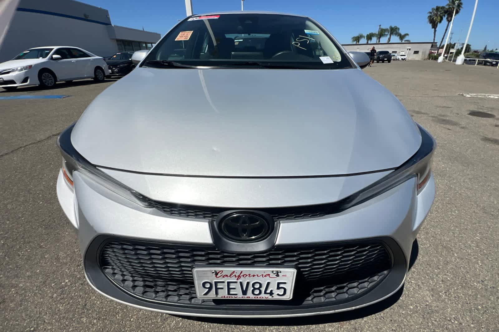 Used 2021 Toyota Corolla LE FWD image 2