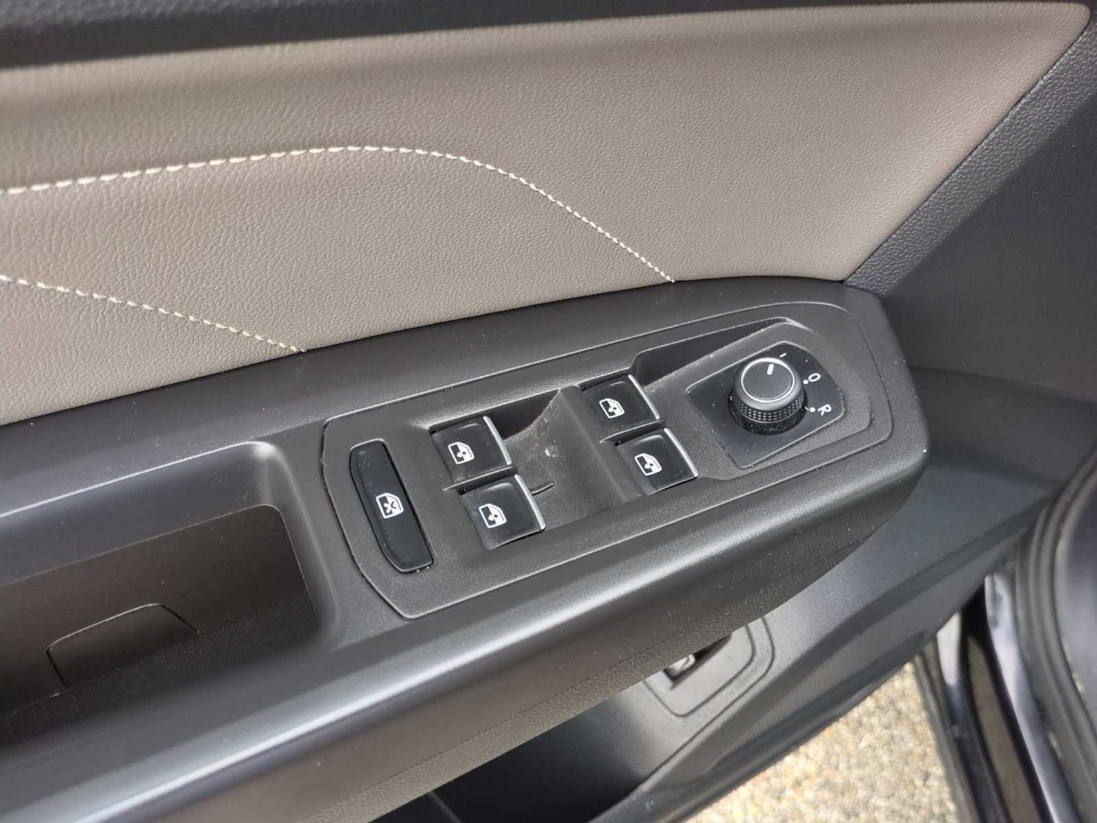 Used 2023 Volkswagen Atlas SE w/ Panoramic Sunroof Package FWD image 22