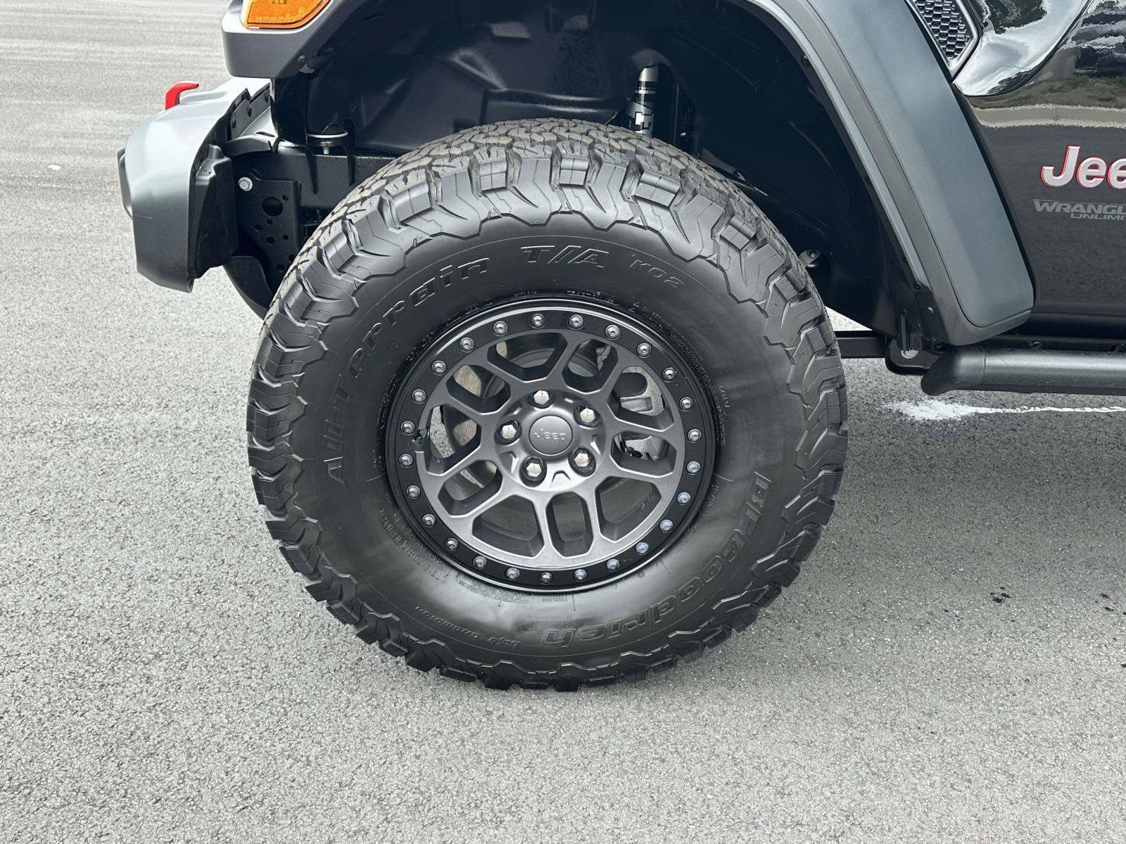 Used 2021 Jeep Wrangler Unlimited Rubicon w/ Xtreme Recon 35" Tire Package AWD/4WD image 28