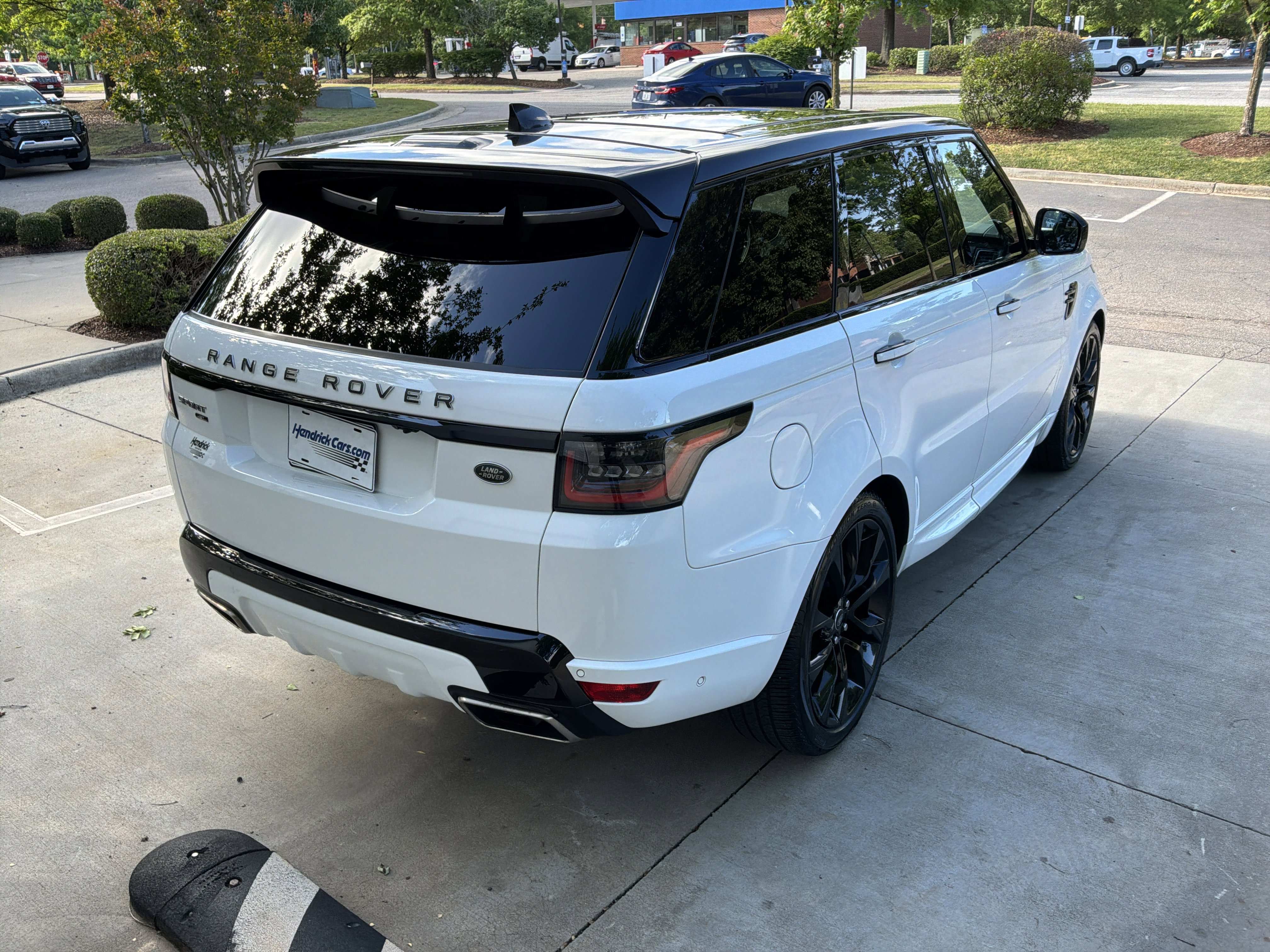 Used 2022 Land Rover Range Rover Sport HST AWD/4WD image 10