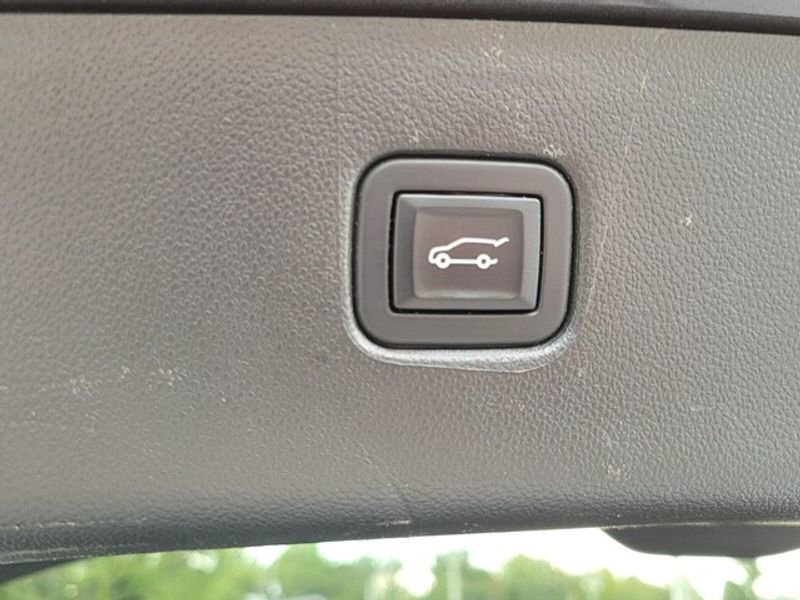 Used 2022 Chevrolet Blazer LT image 13