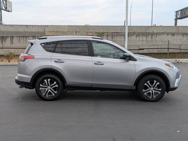 Used 2016 Toyota RAV4 LE FWD image 4