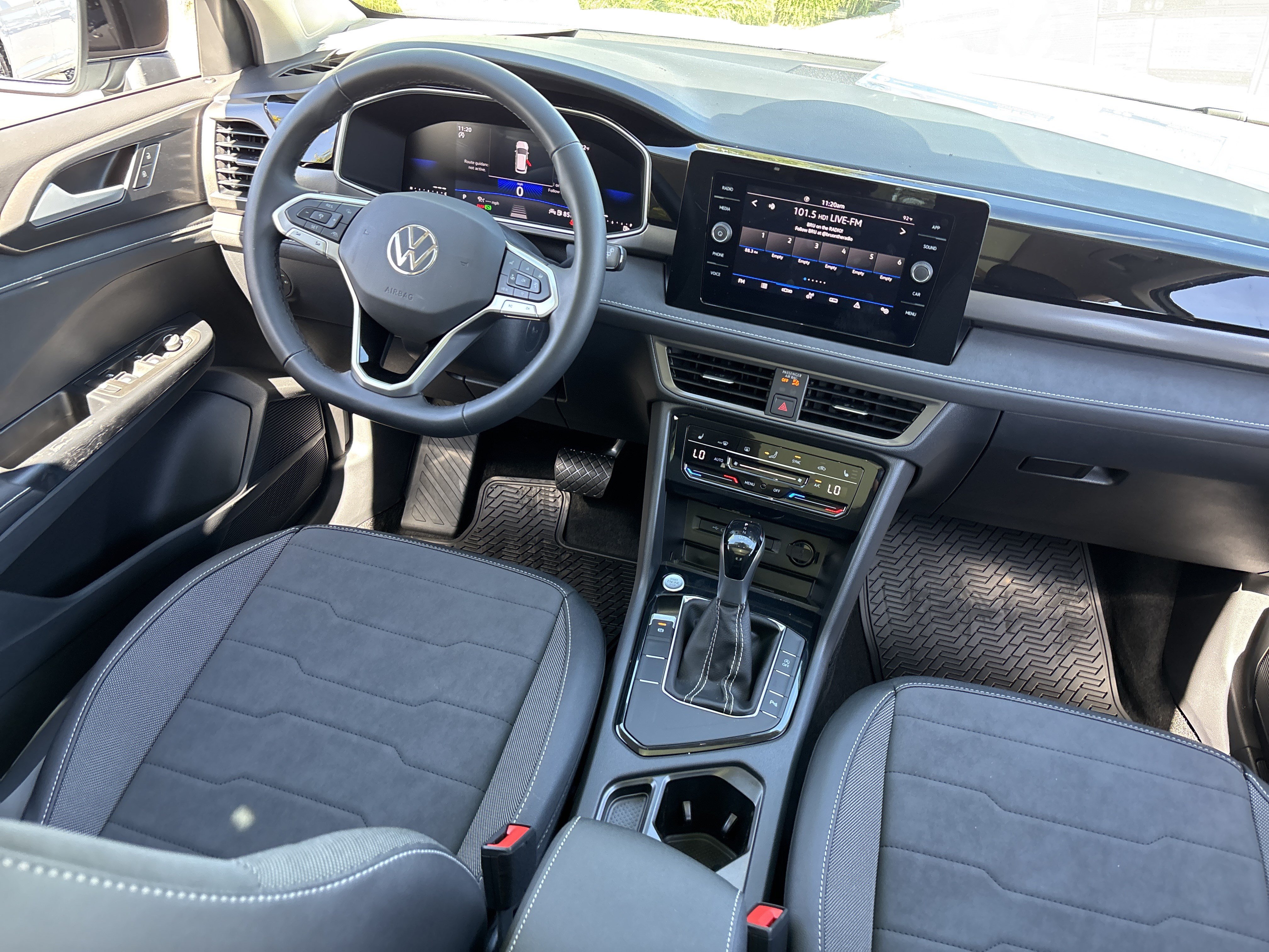 New 2026 Volkswagen Taos SE FWD image 11