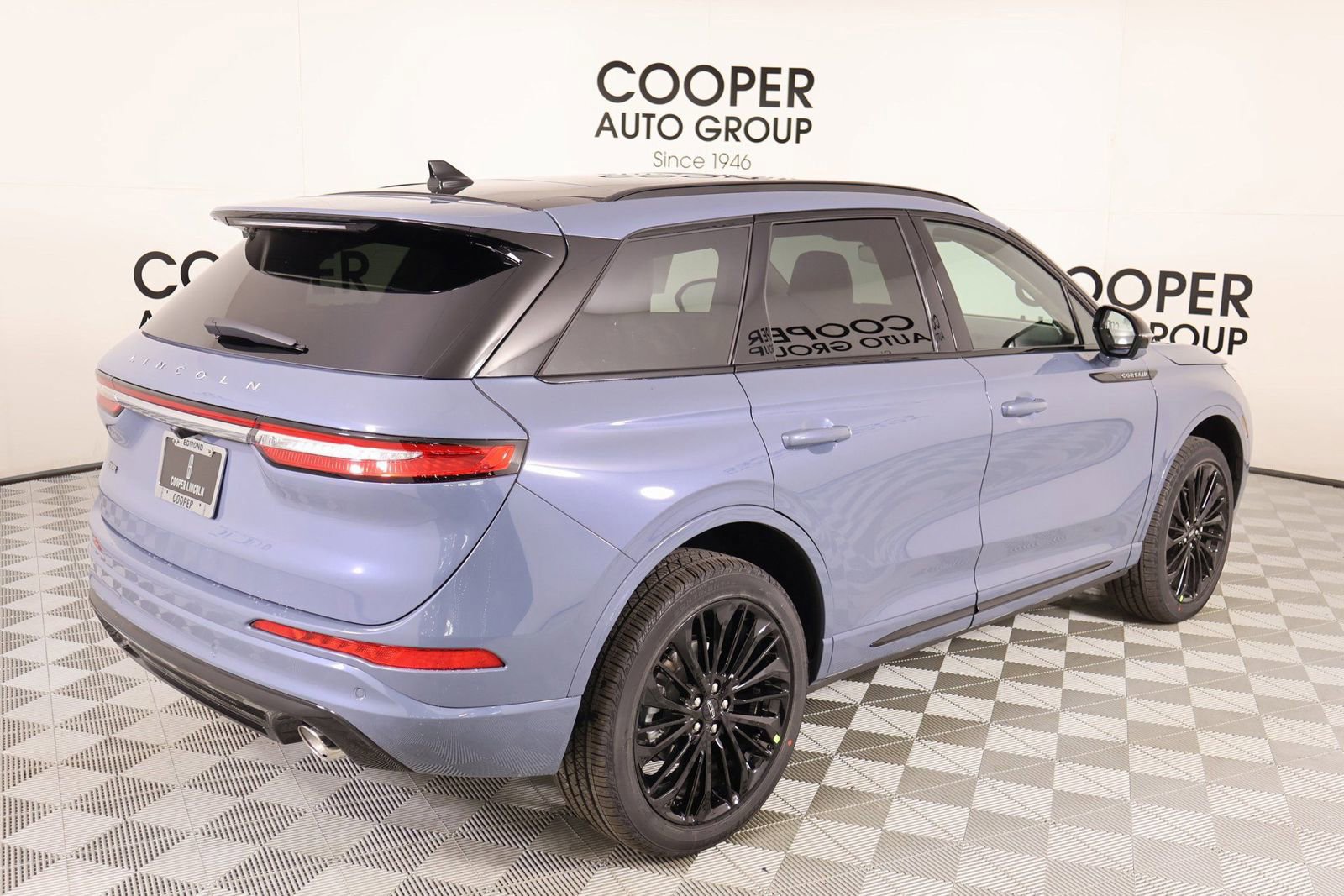 New 2026 Lincoln Corsair Reserve w/ Jet Appearance Package FWD image 22