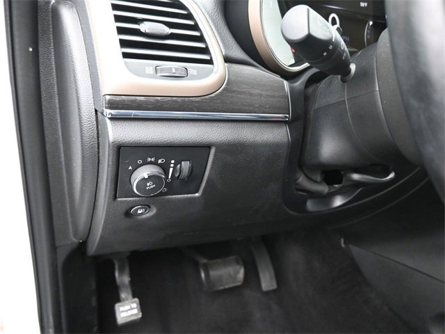 Used 2017 Jeep Grand Cherokee Limited image 26