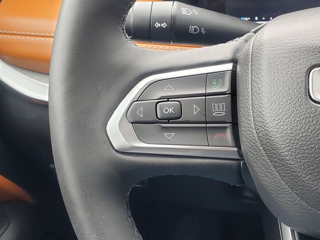 Used 2025 Jeep Compass Limited w/ Elite Group AWD/4WD image 14