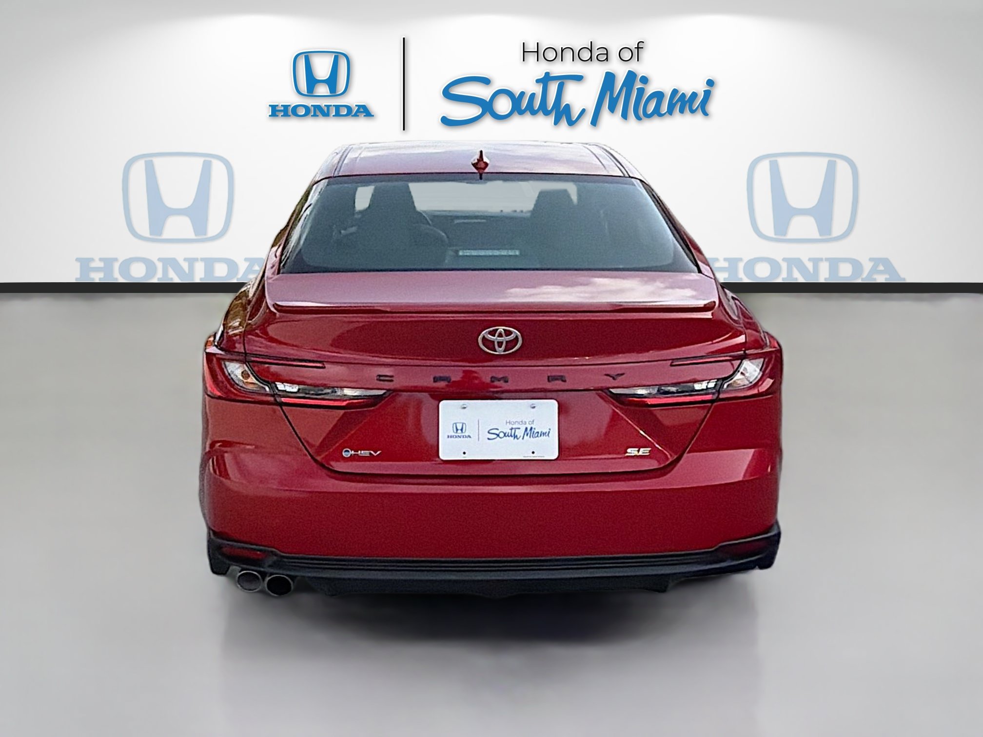 Used 2025 Toyota Camry SE FWD image 6