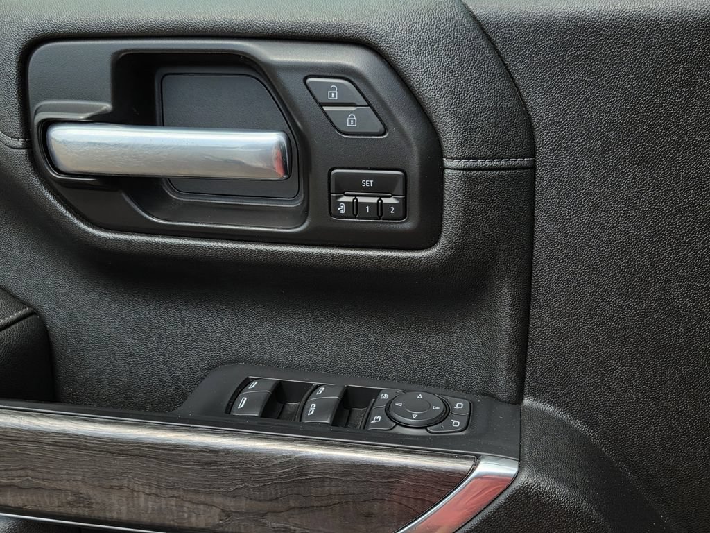 Used 2021 Chevrolet Silverado 1500 LTZ AWD/4WD image 21